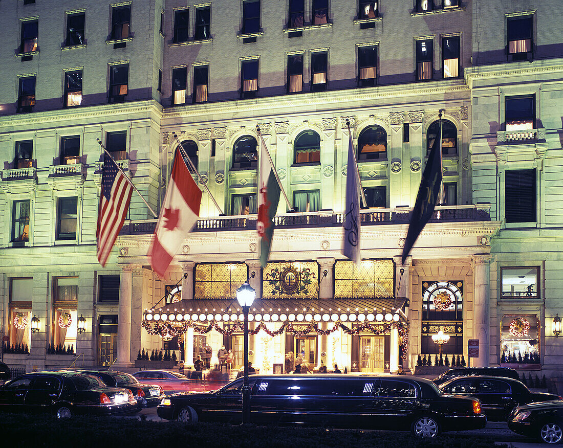 Christmas, Plaza hotel, Manhattan, New York, USA
