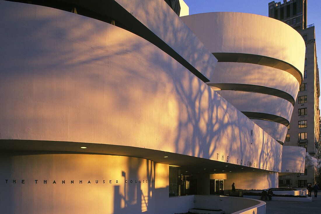 Guggenheim art museum, Fifth Avenue, Manhattan, New York, USA