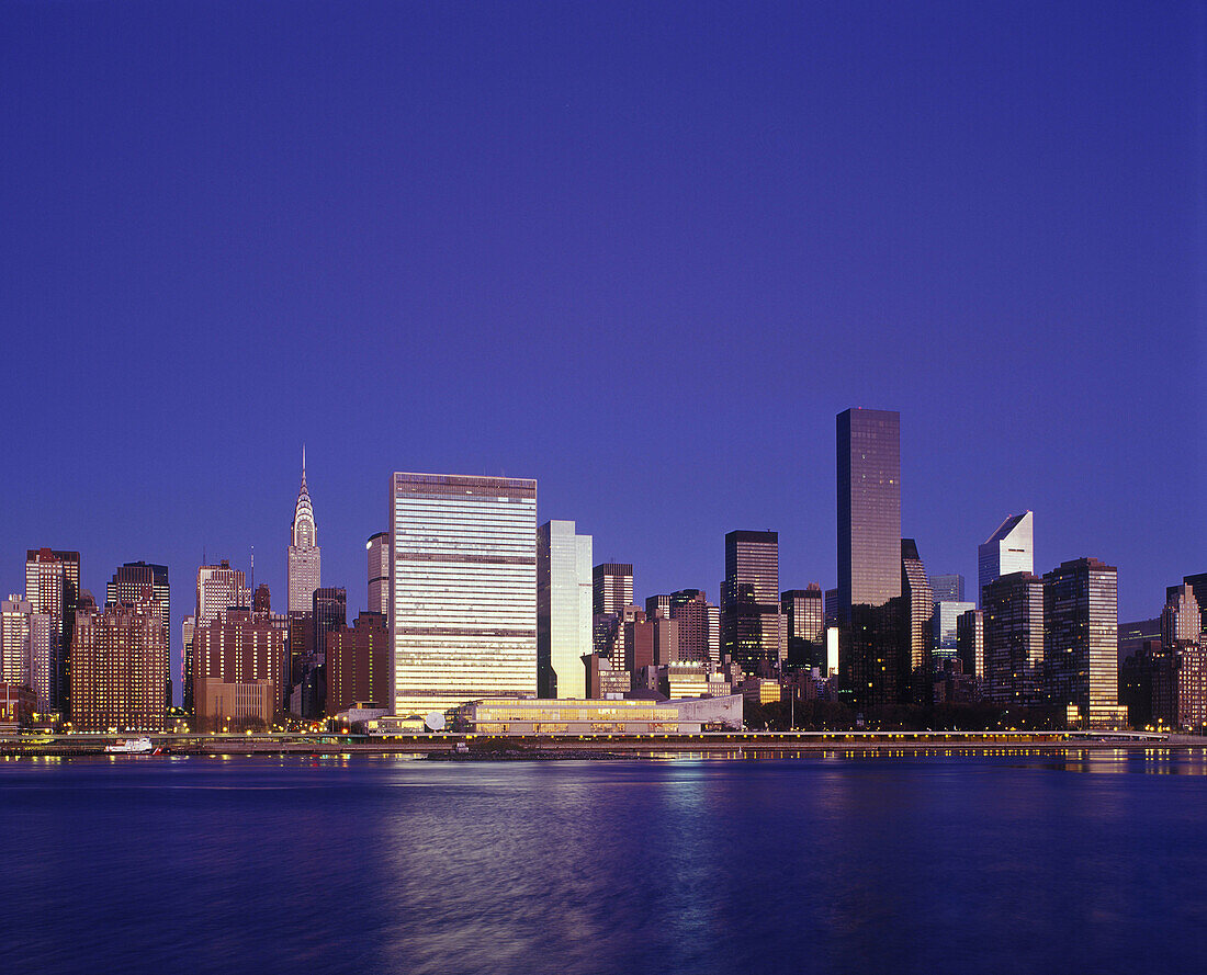 United nations building, Midtown skyline, Manhattan, New York, USA