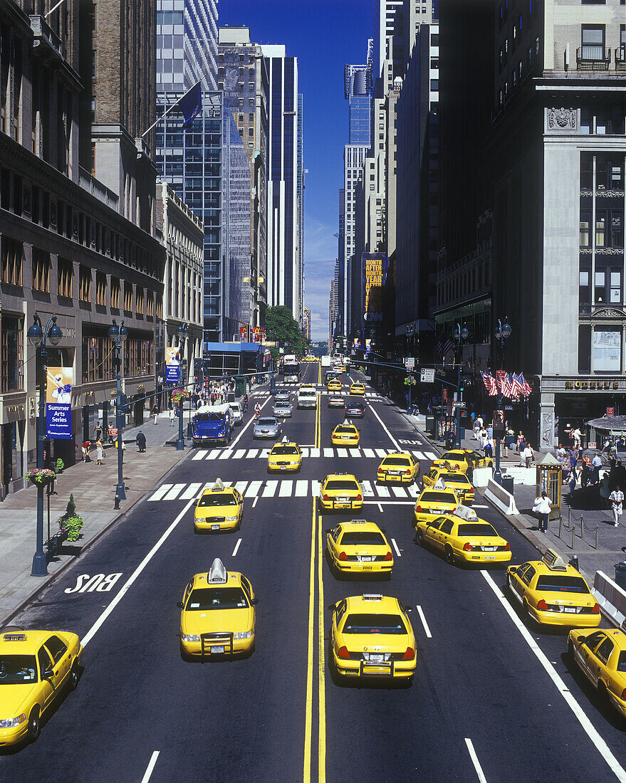 Taxi cabs, 42nd. Street, Midtown, Manhattan, New York, USA