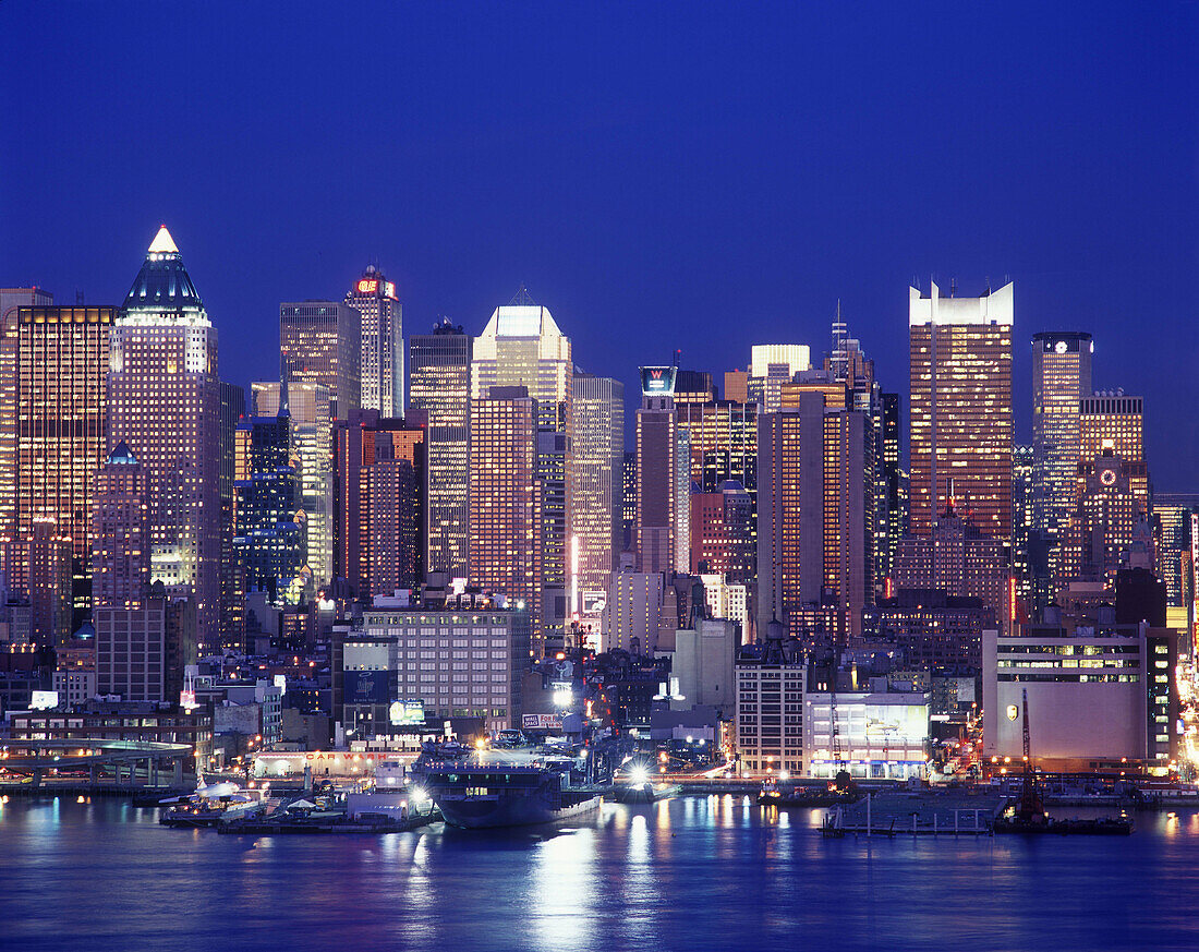 Midtown skyline, Manhattan, New York, USA