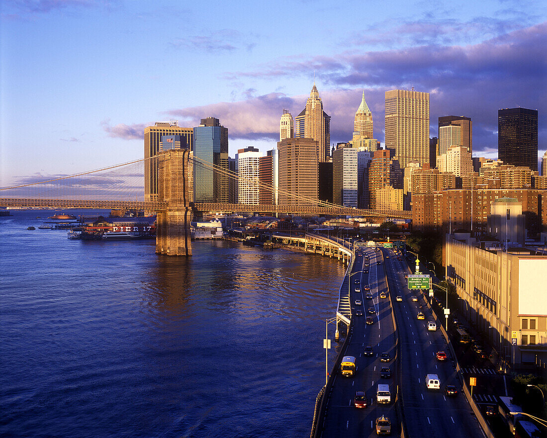 Brooklyn bridge, Downtown skyline, Manhattan, New York, USA