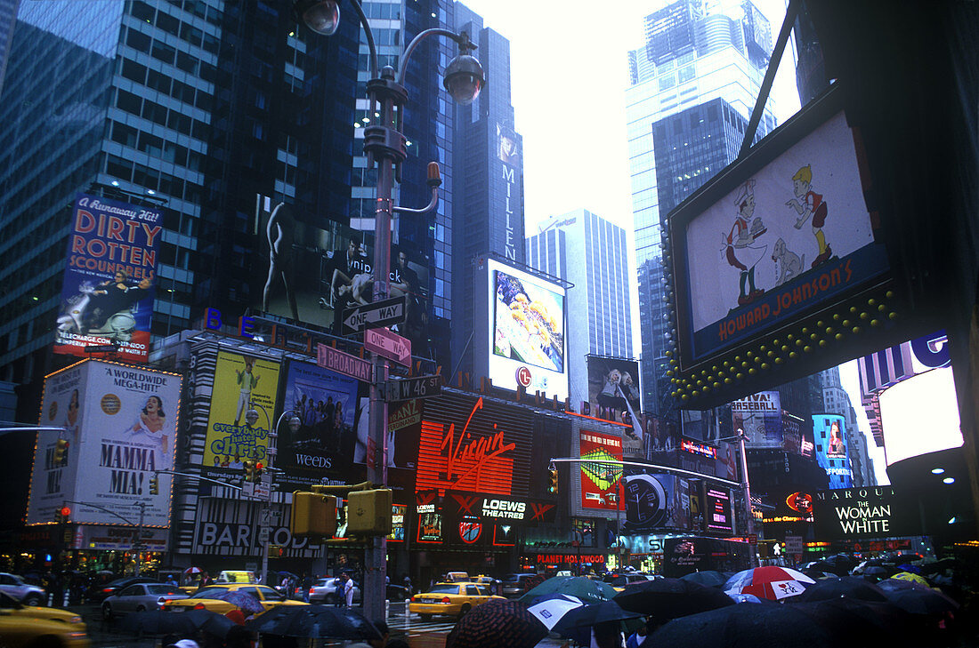 Crowds, Times square, Midtown, Manhattan, New York, USA