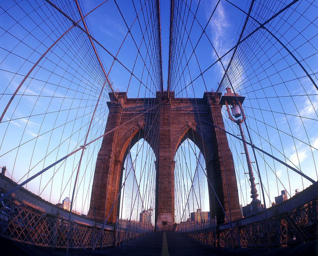 East pylon, Brooklyn bridge, New York, USA