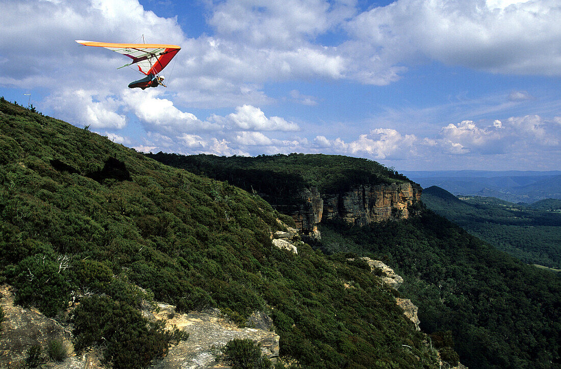 Hang glider at Mt. Blackheath, Blue Mountains National PArk, New South Wales, Australia