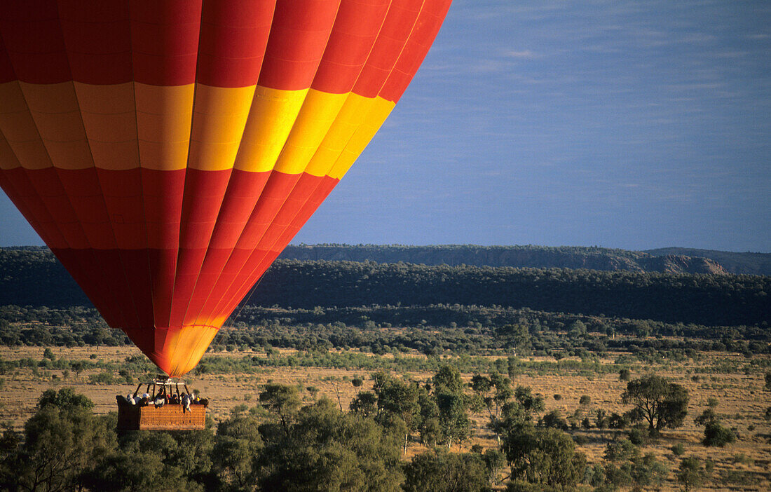 Morgendliche Ballonfahrt nahe Alice Springs, Central Australia, Northern Territory, Australien