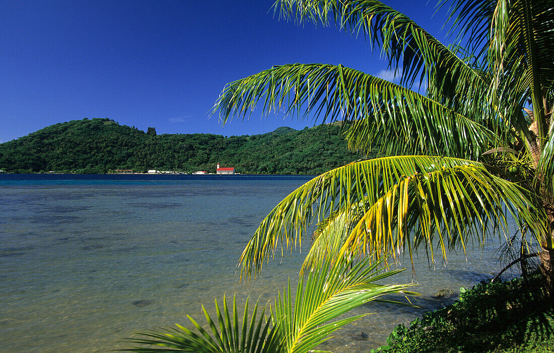 Blick über die Laguna nach Opoa, Westküste, Raiatea, Französisch Polynesien, Südsee