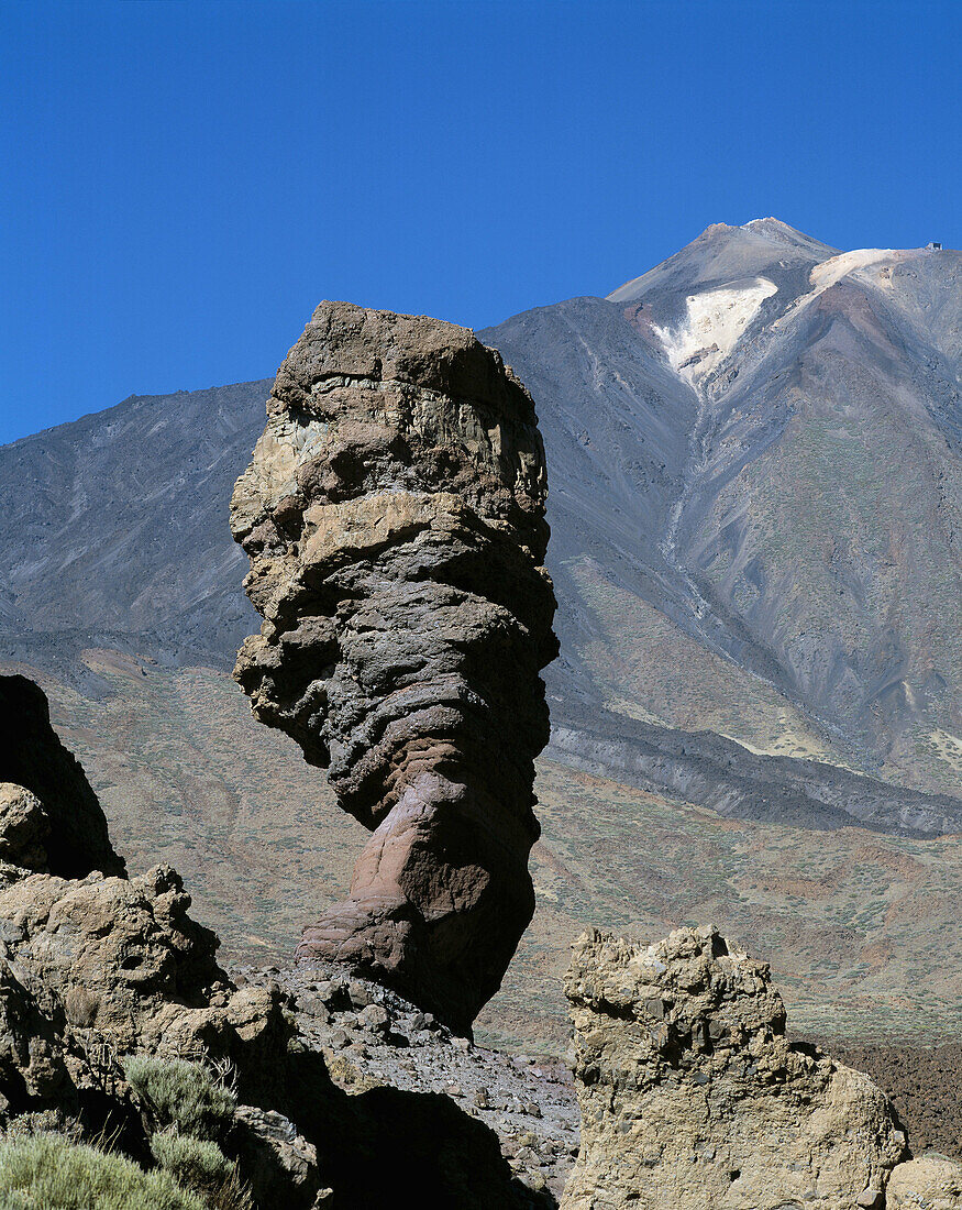 Spain, Tenerife, Canary Islands, Las Cañadas del Teide National Park, lava rock, rock formation, Los Roques, Pico de Teide