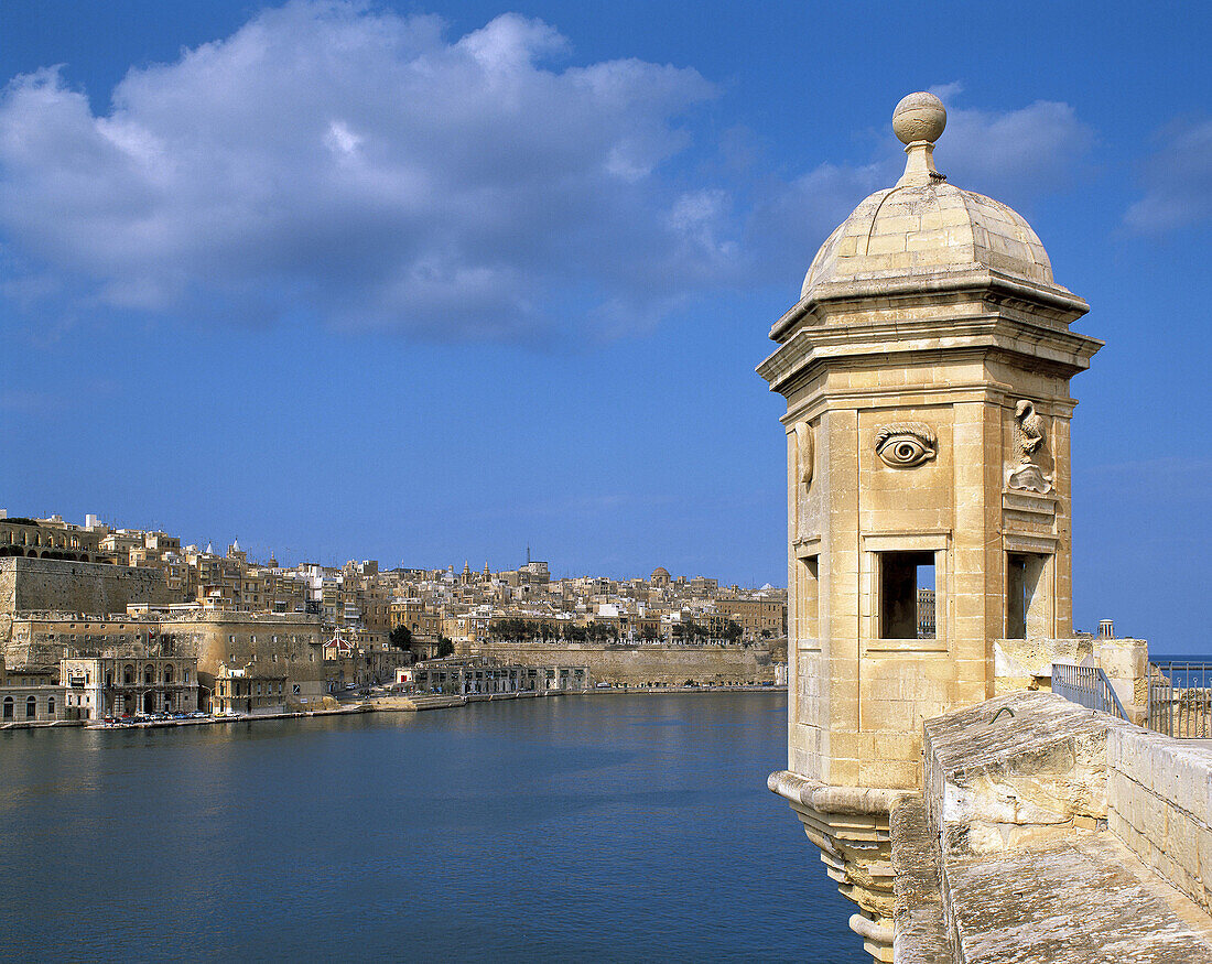 Malta, Valletta, Grand Harbour, Senglea, city view
