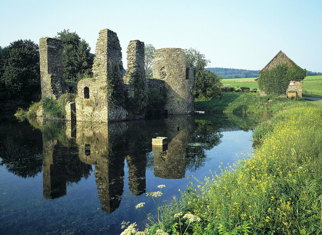 Germany, Lindlar, North Rhine-Westphalia, castle ruin Eibach