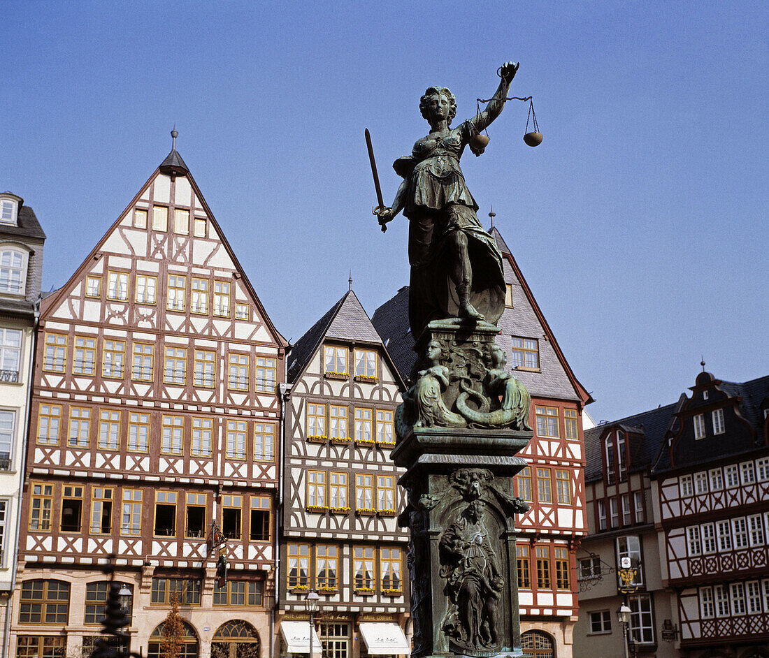 Germany, Hesse, Frankfurt am Main, Römerberg Square, the Goddess of Justice