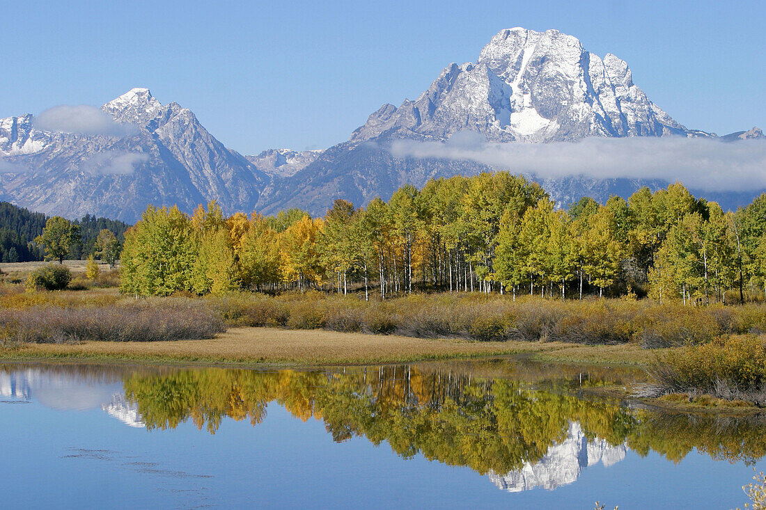A view of the Grand Teton Mountains from the Oxbow bend of the Snake River, Wyoming, USA.