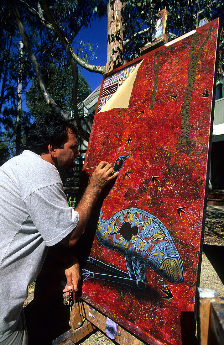 Aboriginal artist in Bairnsdale, Victoria, Australia