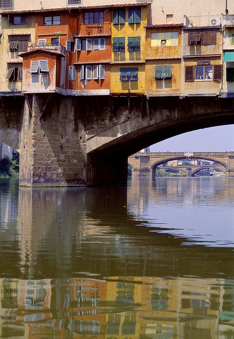 Ponte Vecchio bridge on river Arno, Florence. Tuscany, Italy