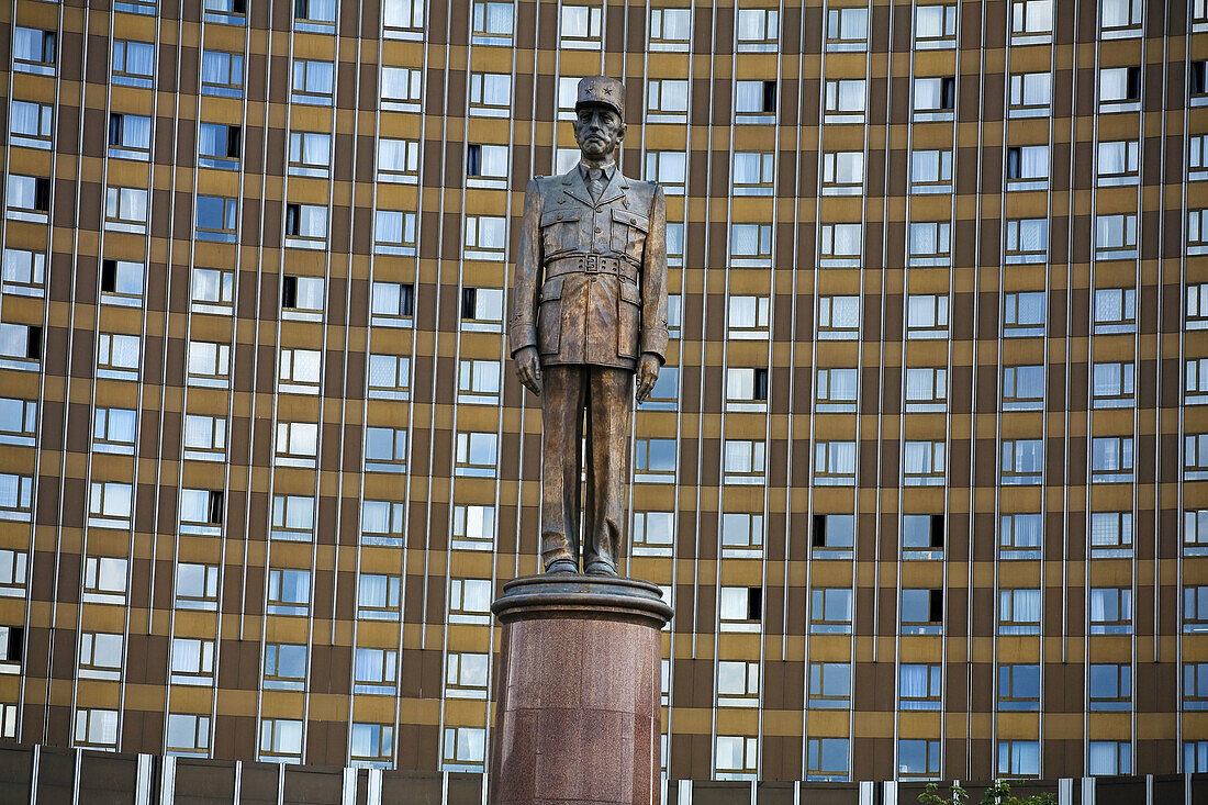Monument to former French president Charles de Gaulle, designed by Zurab Tseretelli, is erected in front of the Cosmos Hotel , Moscow, Russia