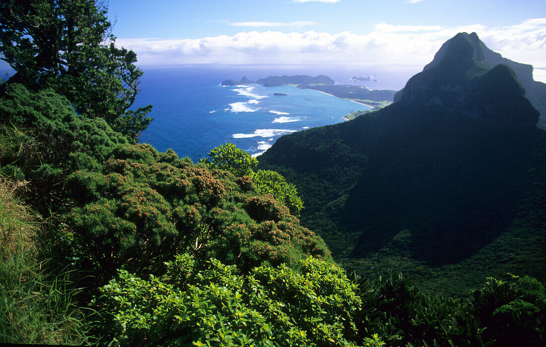 Lord Howe Island, Blick vom Gipfel des Mt. Gower, rechts Mt. Lifgbird, Australien