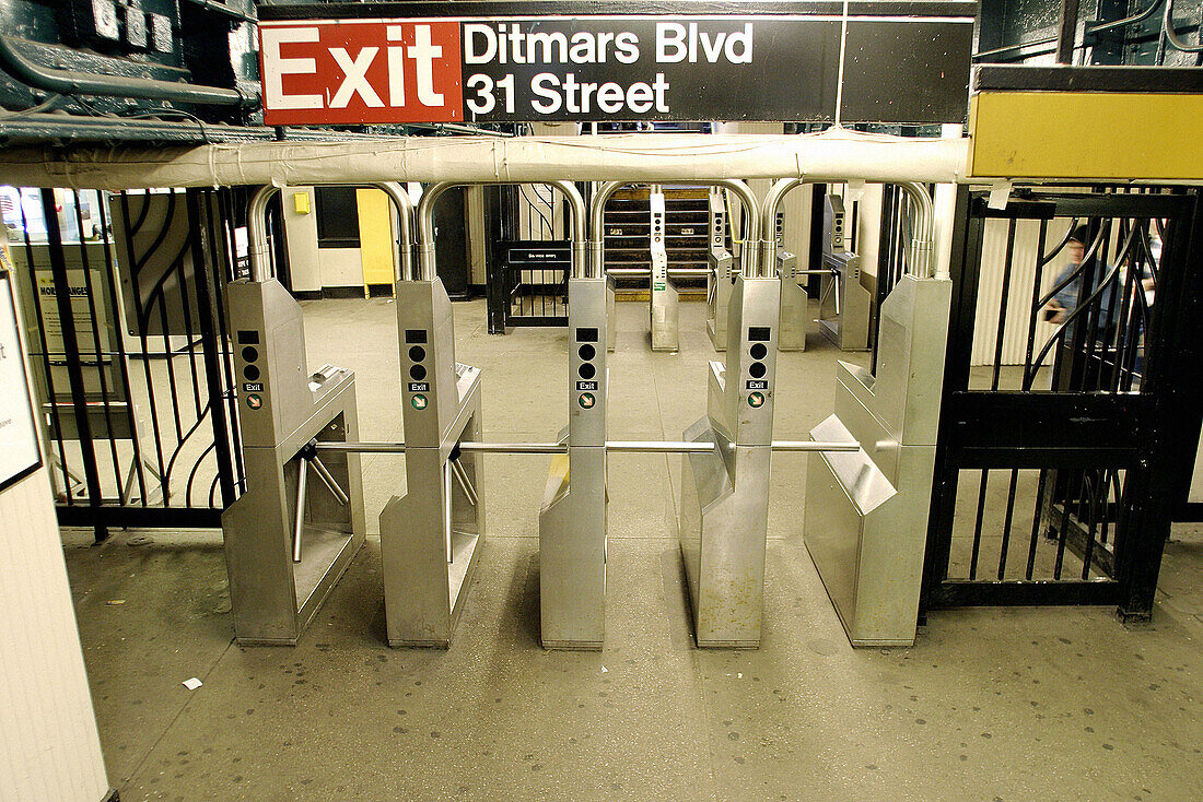  31st Street, America, Color, Colour, Ditmars Boulevard, Empty, Entrance, Exit, Exits, Guarded, Horizontal, Indoor, Indoors, Inside, Interior, Mid-Atlantic USA, New York, New York City, Nobody, North America, Northeast USA, NY, NYC, Off hours, Public tran