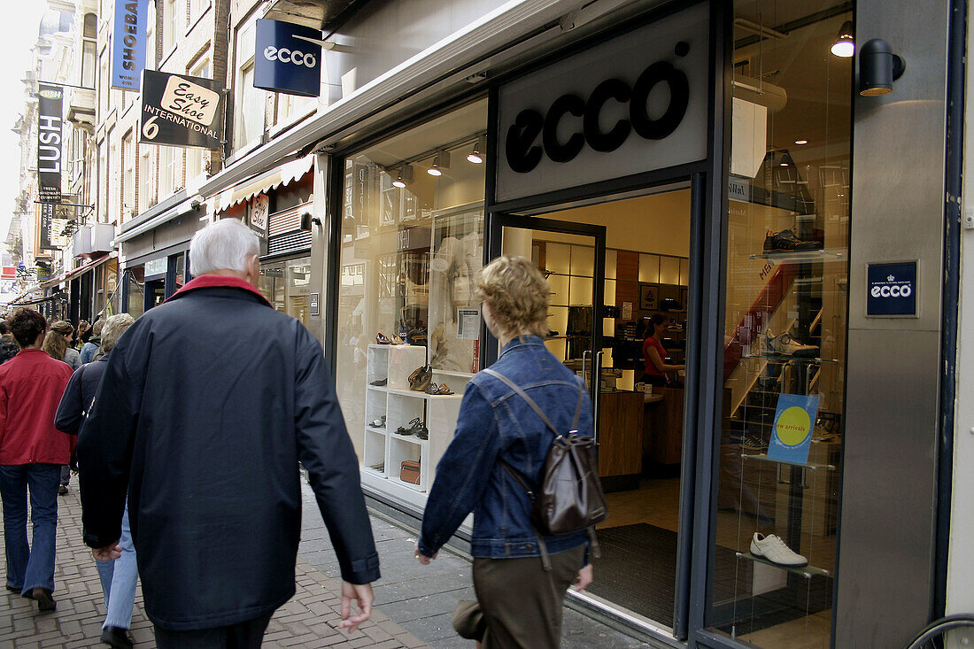 Entrance of Ecco shoe shop.
