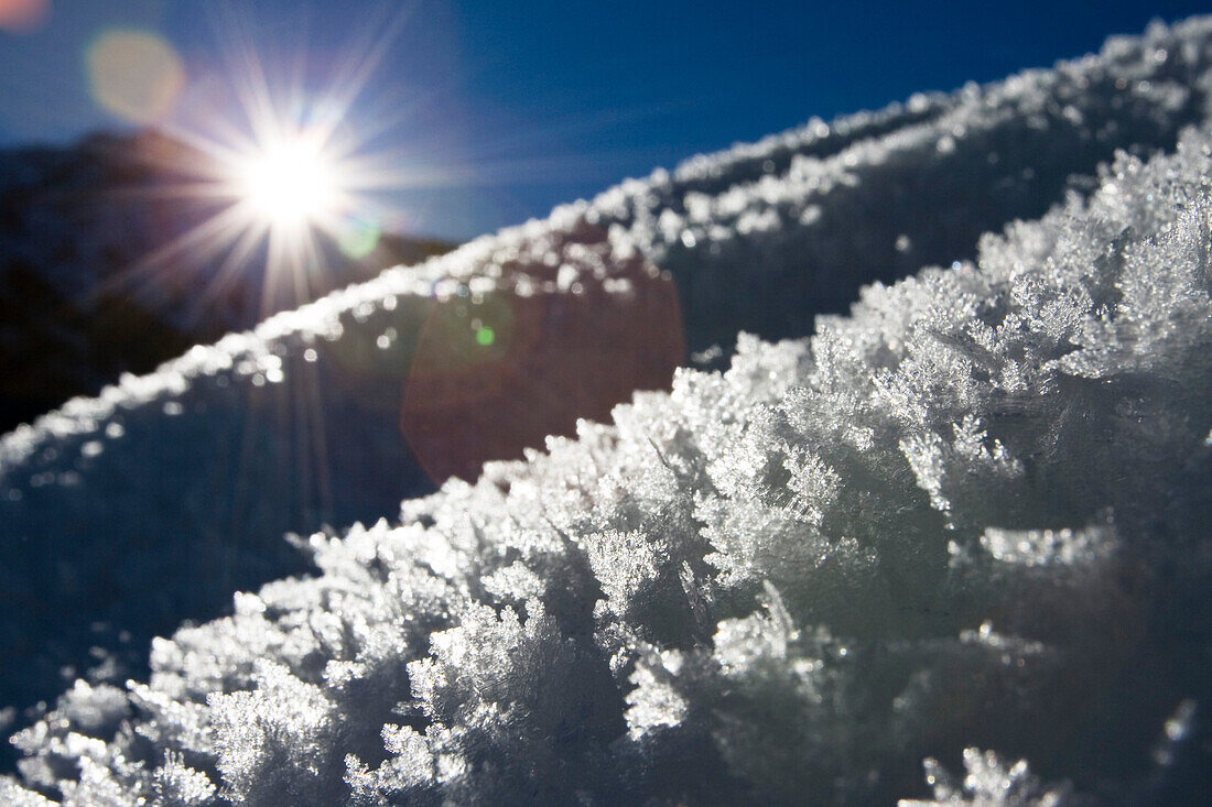 Schneekristalle, Sonne, Bayern, Deutschland