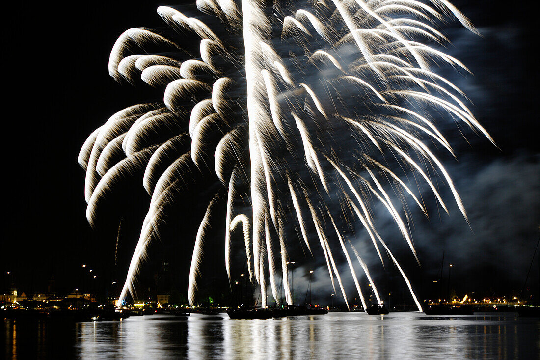 Feuerwerk zum Seenachtfest, Konstanz, Baden-Württemberg, Deutschland