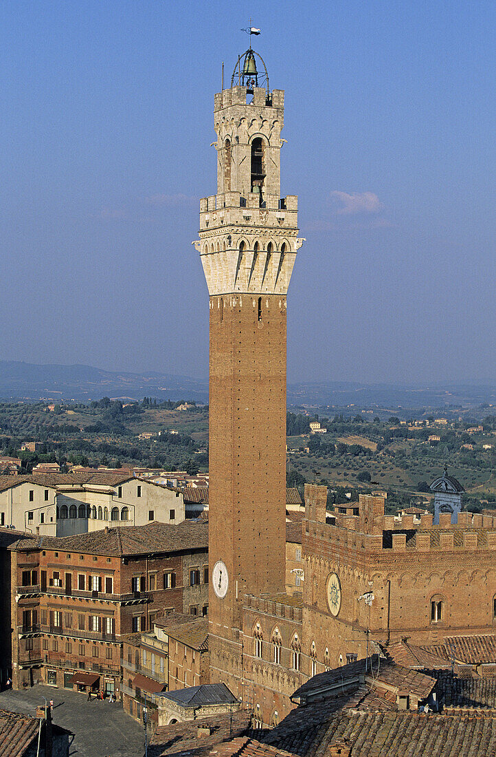 Torre del Mangia, old town. Siena. Tuscany, Italy