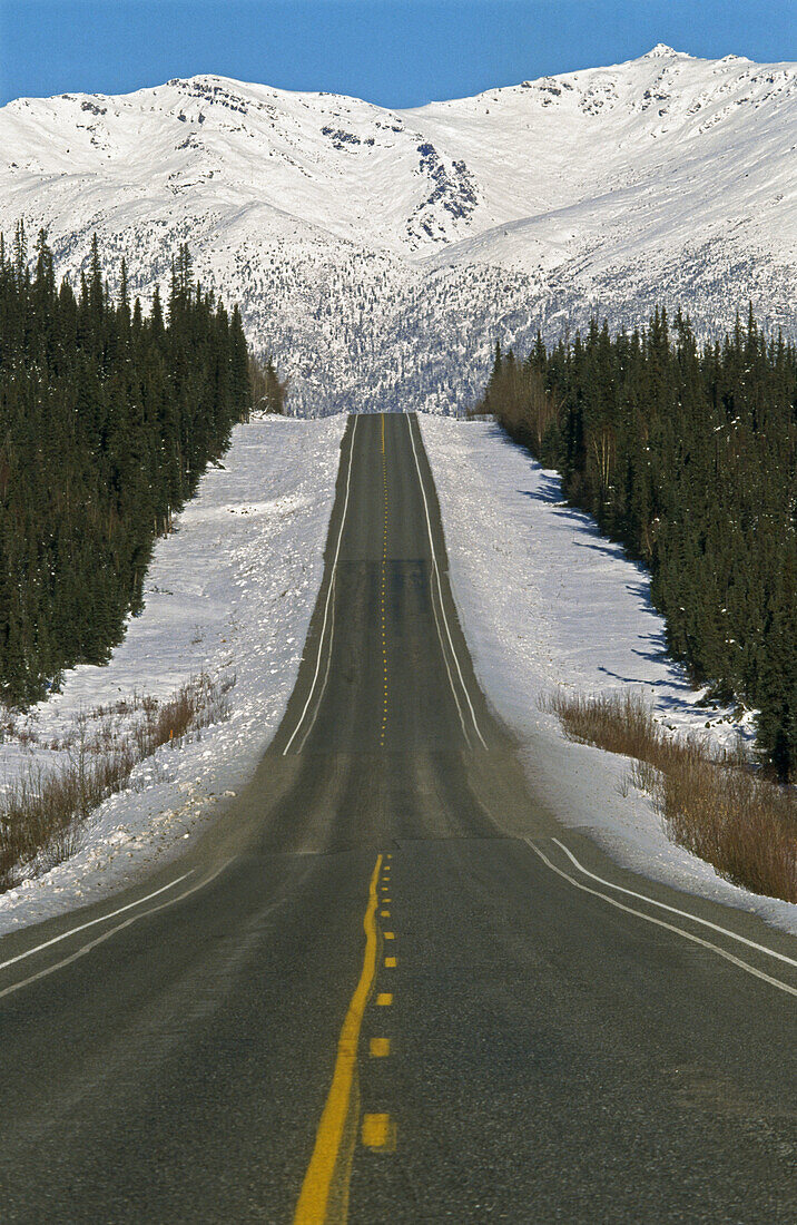 Road. Chugach mountains. Alaska. USA