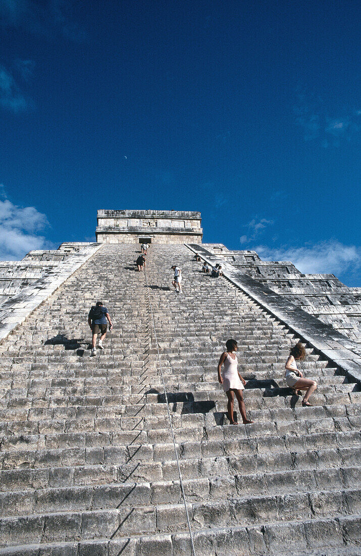 The Castle (Pyramid of Kukulcan), Chichén Itzá. Yucatán, Mexico