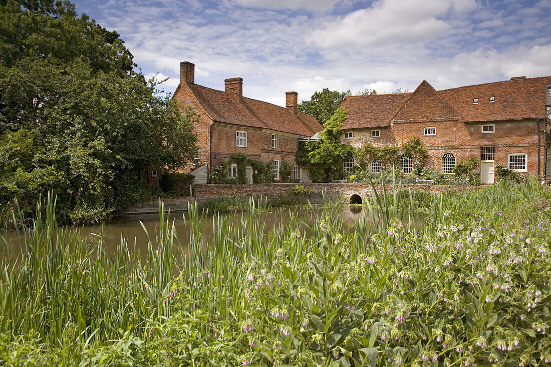 Scene of Many of John Constable s Famous Landscape Paintings. The River Stour & Flatford Mill. Essex. UK.