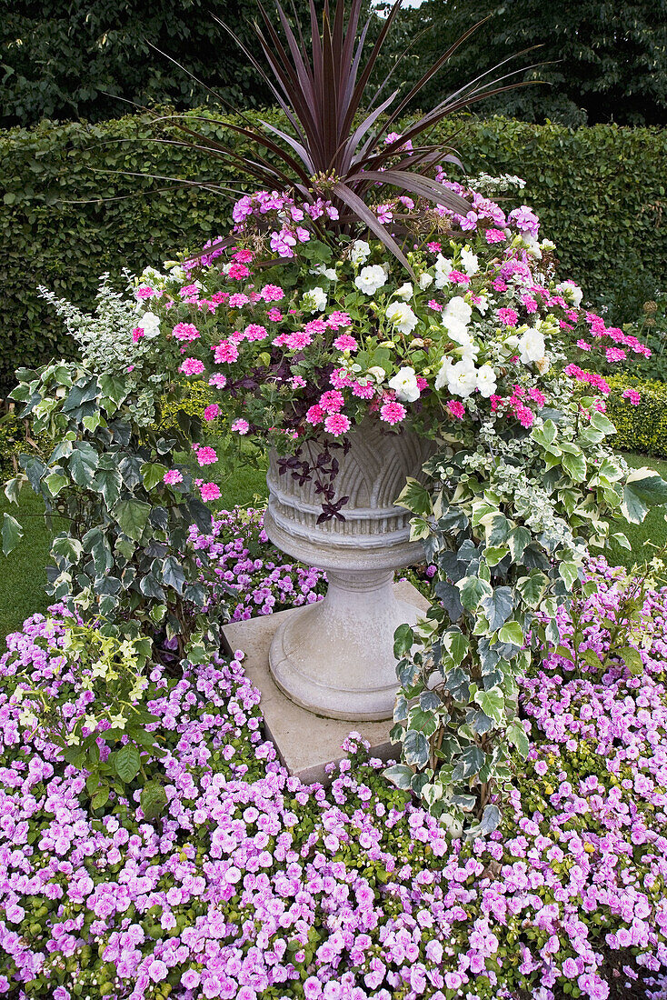 Floral Display. Avenue Gardens. Regents Park. London, UK.
