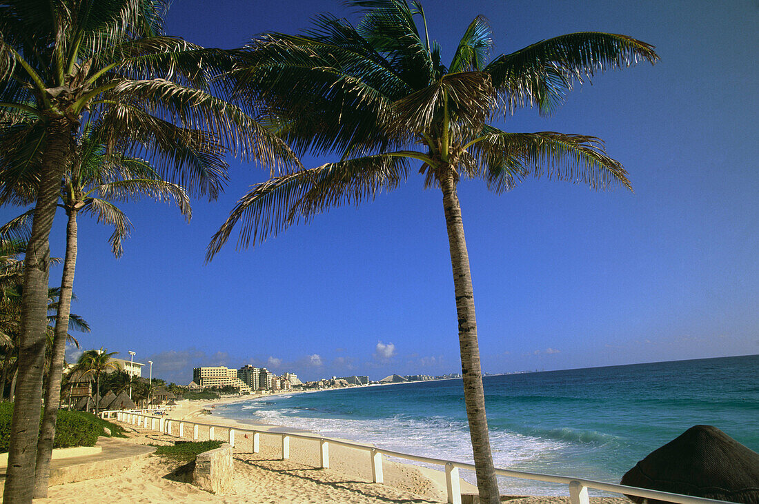 Beachfront. Cancún. Mexico