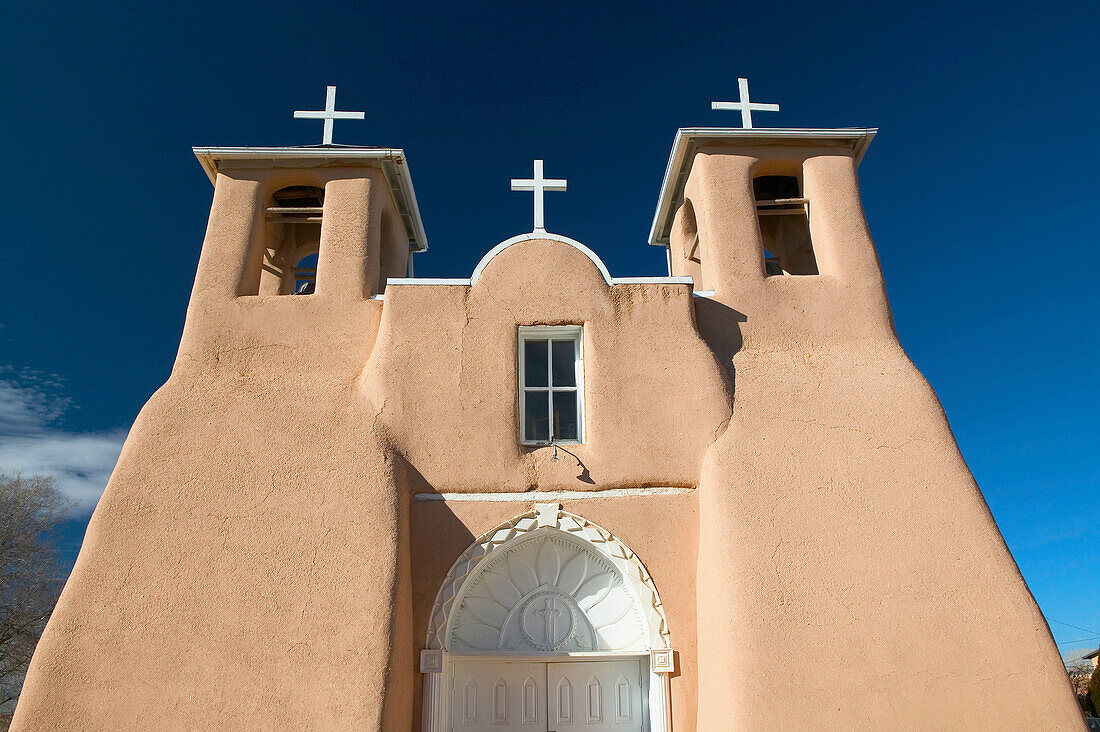 San Francisco de Asís Church built in 1815 by Franciscans. Ranchos de Taos. New Mexico, USA