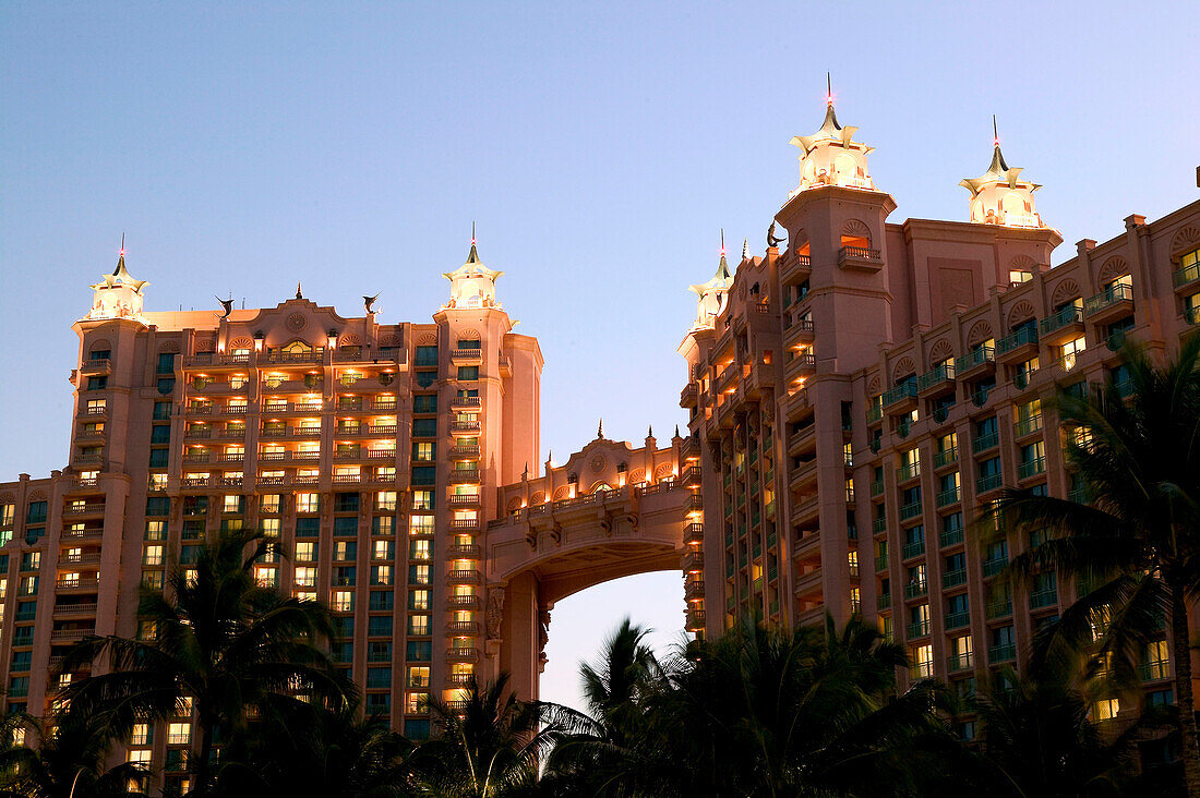 Bahamas, New Providence Island, Nassau: Atlantis Resort and Casino / Paradise Island. Evening