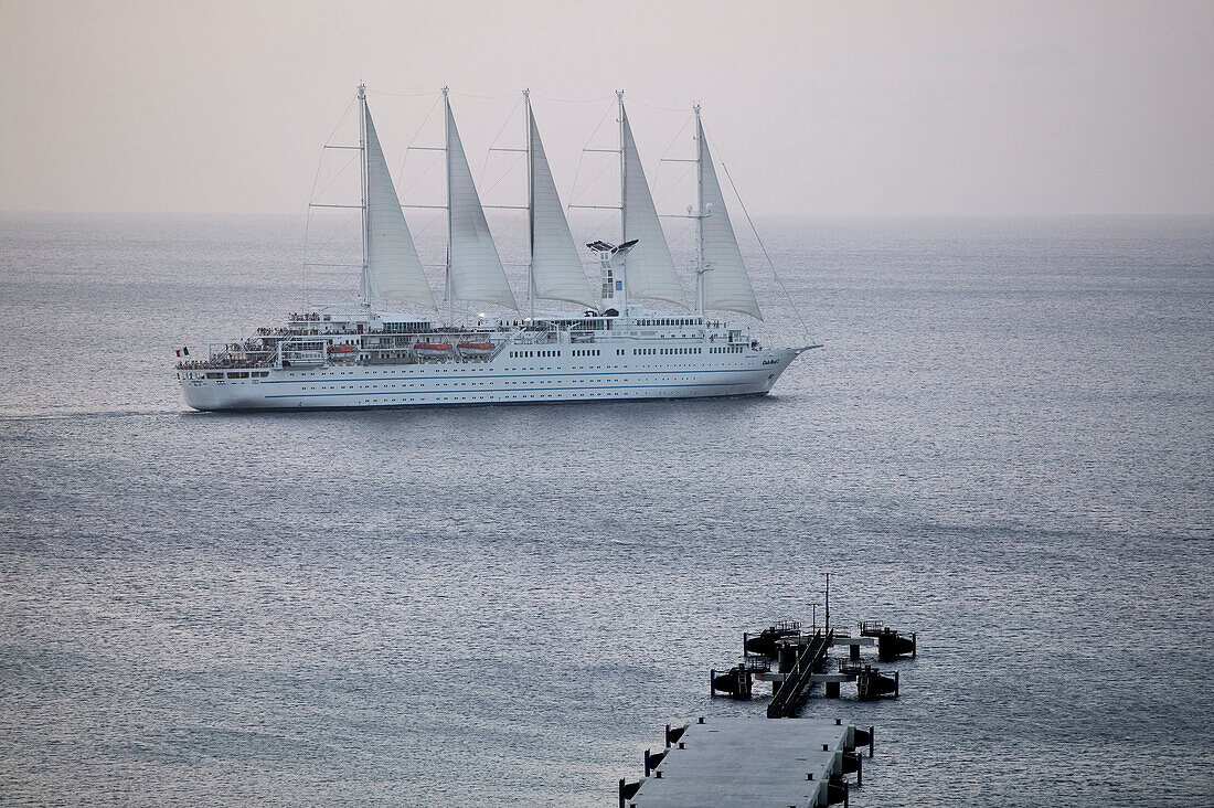 Grenada, St. George s: St. George s Harbor, The Carenage. Cruise Sailing Ship Club Med 2 and New Docking Pier