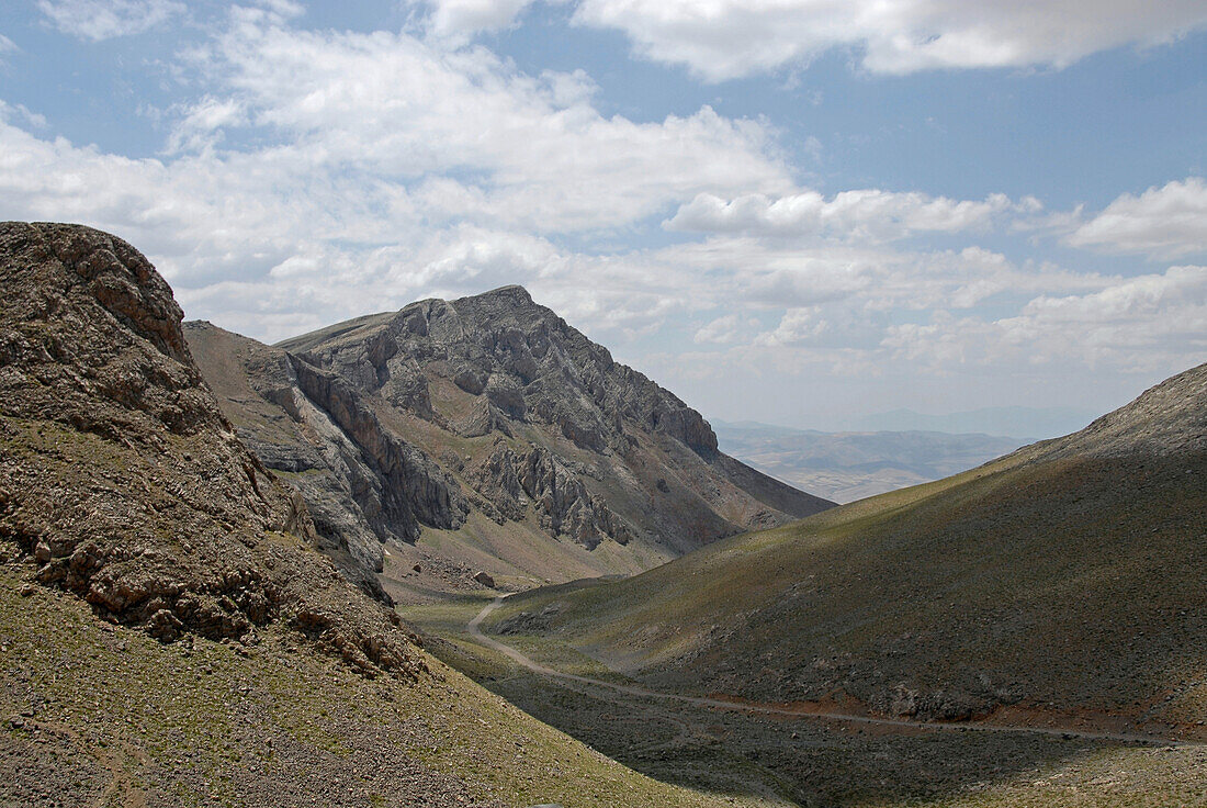 Landscape between Kozluca and Tashan, Highlands of Zamanti, Taurus Mountains, Turkey, Europe
