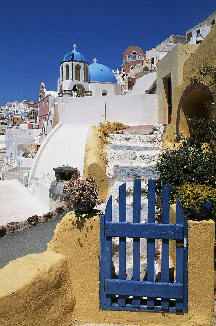  Aegean Sea, Architecture, Blue, Building, Buildings, Church, Churches, Color, Colour, Cyclades, Daytime, Dome, Domes, Europe, Exterior, Greece, House, Houses, Island, Islands, Mediterranean Sea, Oia, Oía, Outdoor, Outdoors, Outside, Overview, Overviews, 