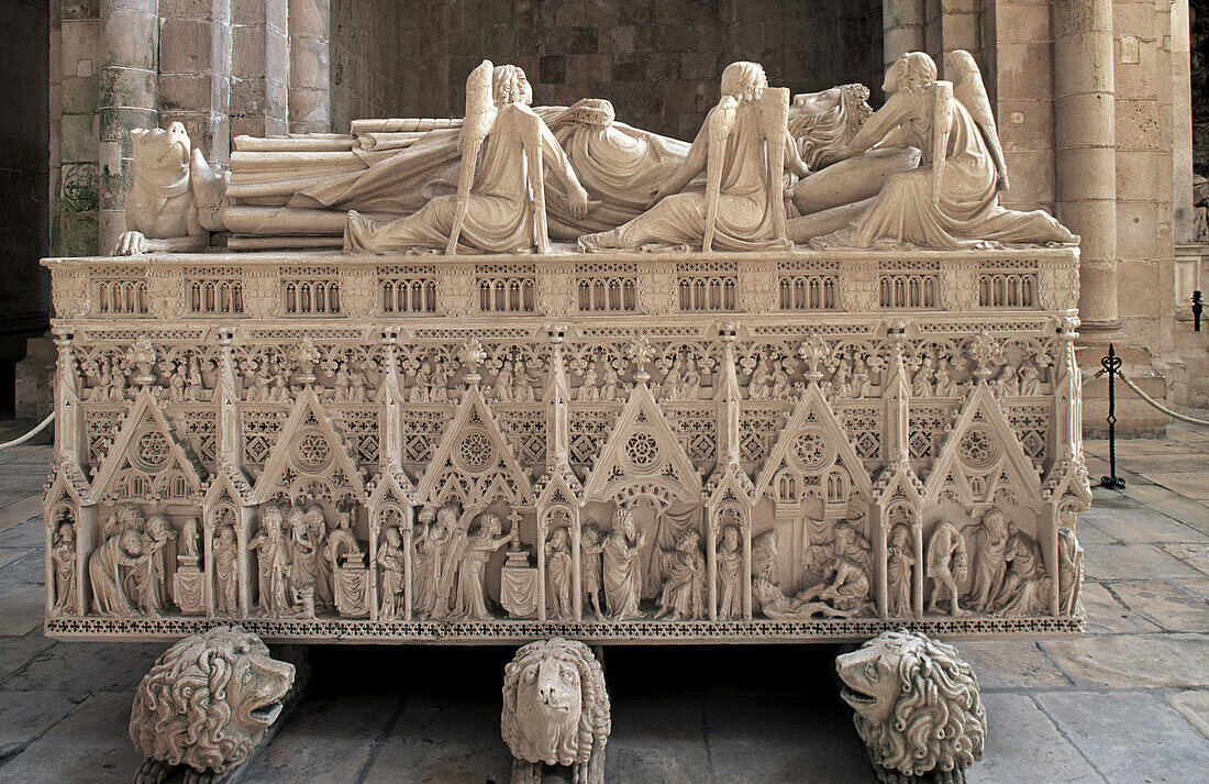 Tomb of King Peter I of Portugal in St. Mary s Monastery, Alcobaça. Leiria, Portugal