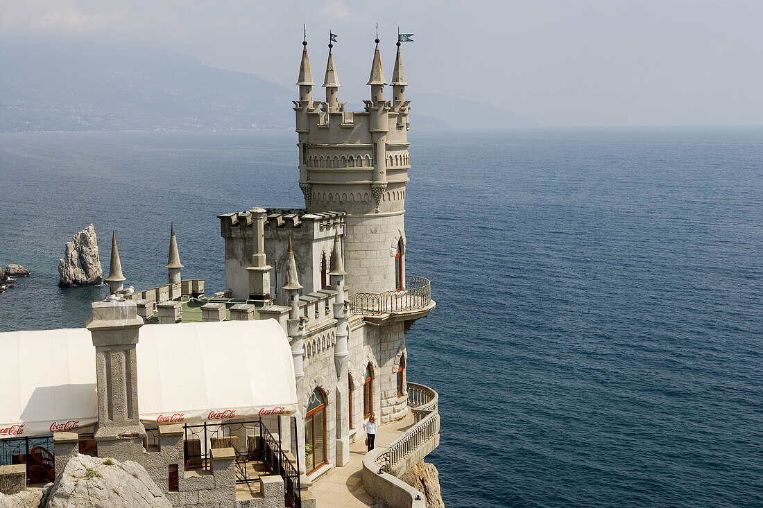 Swallow s Nest mock-medieval castle built between 1911-1912 to a Neo-Gothic design by the Russian architect Leonid Sherwood on the top of Ai-Todor cape of the Black Sea, Gaspra. Crimea, Ukraine