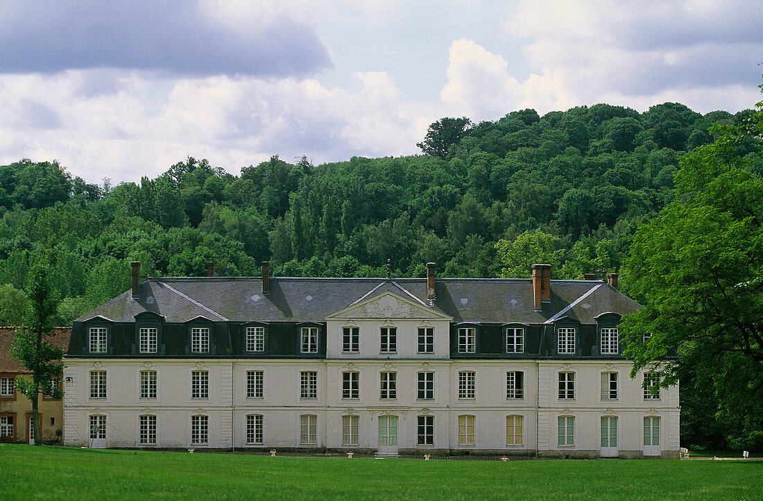 Château de Mauvières. Sains-Forget. France