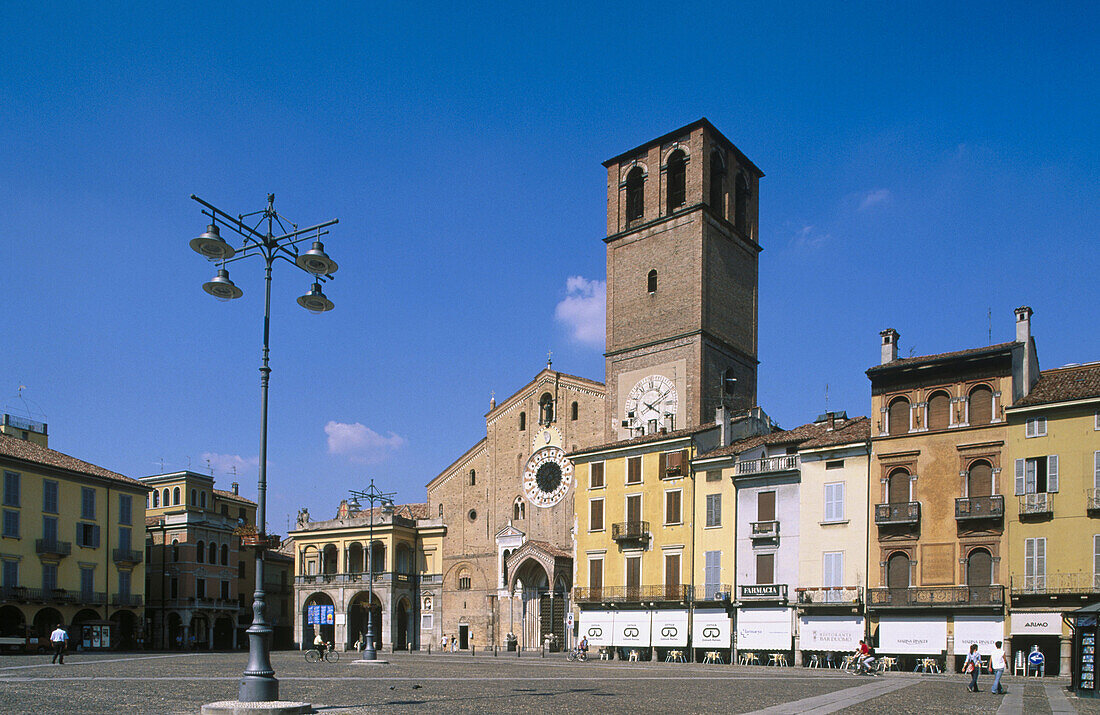 Duomo (Cathedral) in Lodi. Piazza della Vittoria. Lombardy, Italy