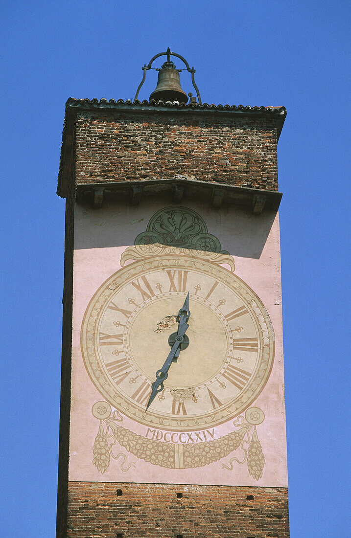 Piazza del Duomo in Pavia. Lombardy, Italy