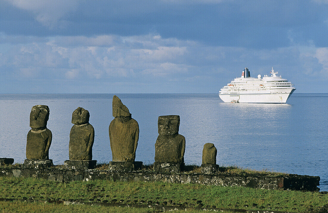 Ahu Vai Uri, Tahai ceremonial complex. Easter Island. Chile.