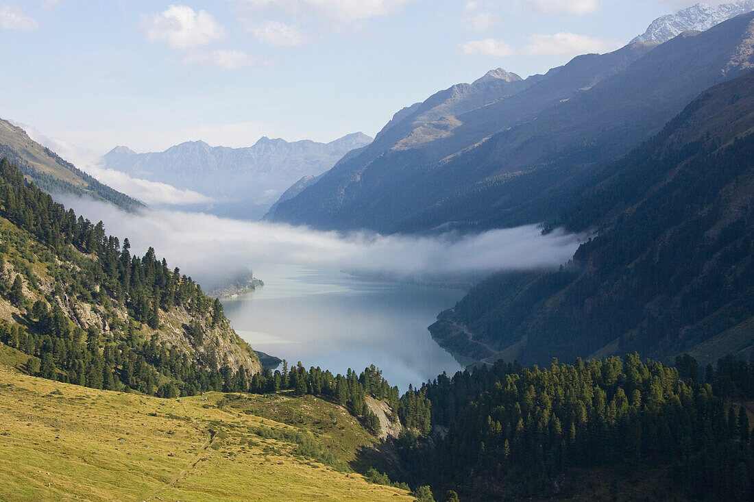 Blick über das Kaunertal mit Gepatschspeicher, Tirol, Österreich