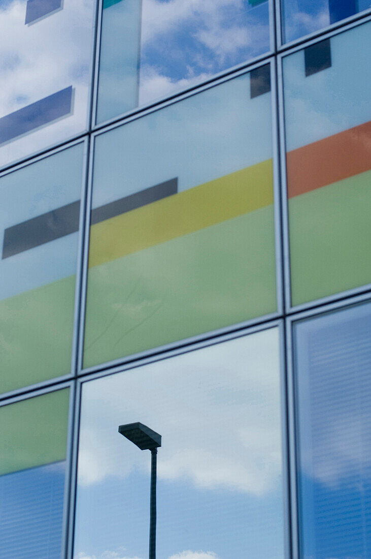 Modern building with glass facade, Medienhafen, Düsseldorf, North Rhine-Westphalia, Germany