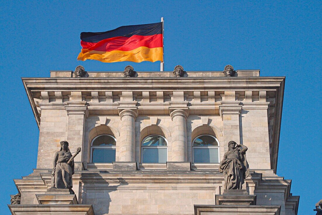 Berlin, Reichstag buidling german national flagg