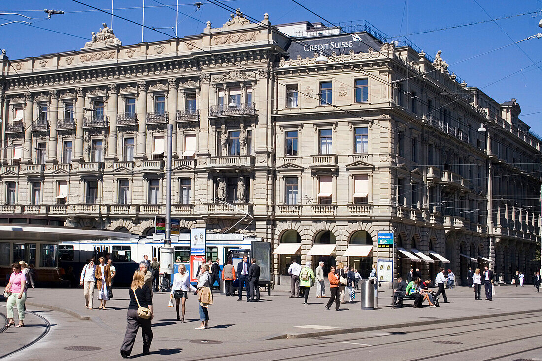 Switzerland, Zurich, credit suisse, Bahnhofstrasse,Paradeplatz, people