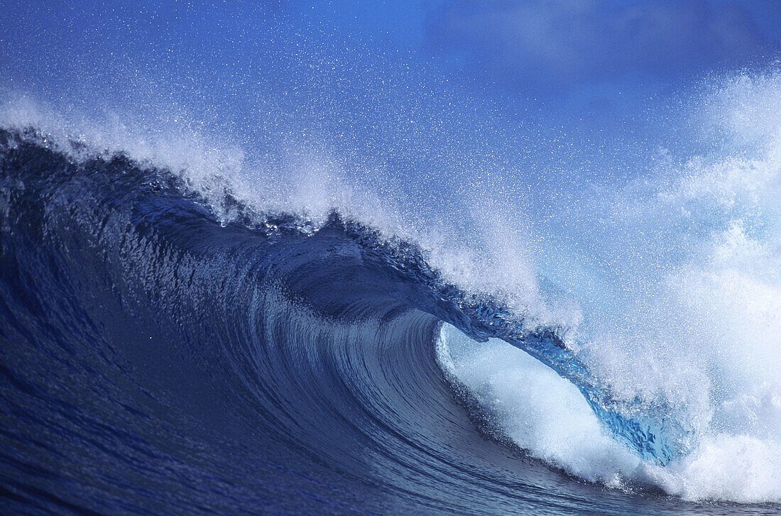  Break, Breaking, Color, Colour, Detail, Details, Exterior, Foam, Foamy, Froth, Horizontal, Motion, Movement, Moving, Natural phenomena, Natural phenomenon, Nature, Noise, Outdoor, Outdoors, Outside, Power, Scenic, Scenics, Sea, Seascape, Seascapes, Surf,