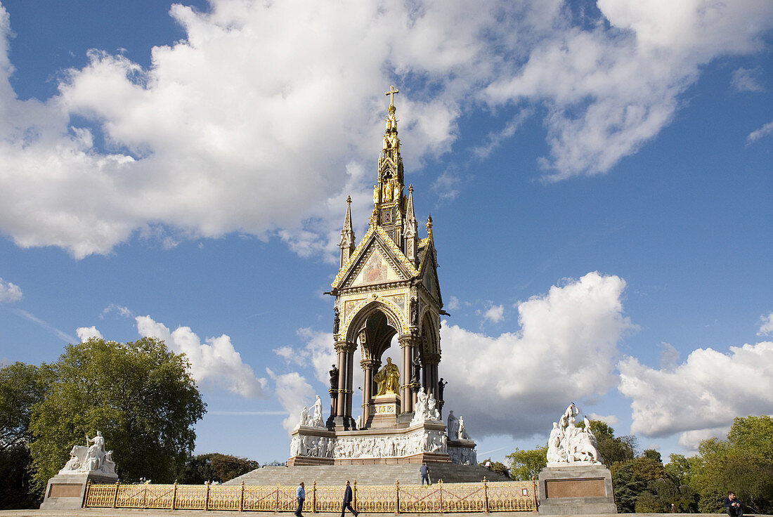 UK, London. Kensignton. Kensington Gardens. Albert Memorial