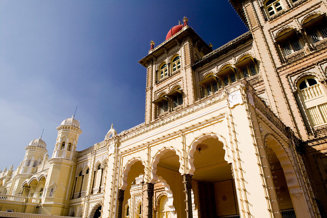 Majaraja s Palace (b.1912-Henry Irwin, British Architect). Exterior. Daytime. Mysore. Karnataka. India.