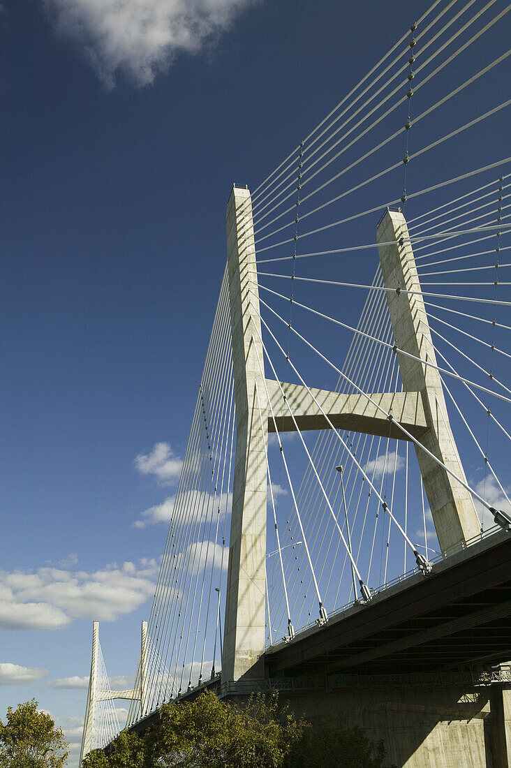 The Bill Emerson Memorial Bridge across the Mississippi River, Cape Girardeau. Missouri, USA