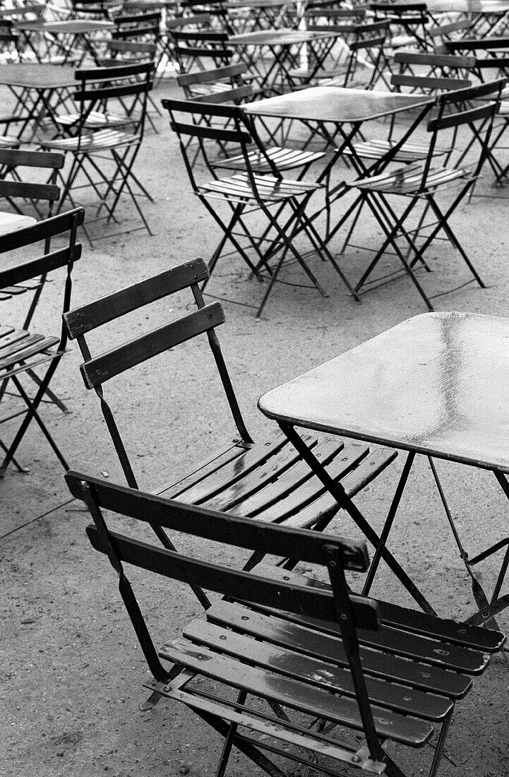 Chairs. Jardins du Luxembourg. Paris. France